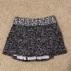 Lululemon Pace Rival Skirt Black and White Pattern Size 6